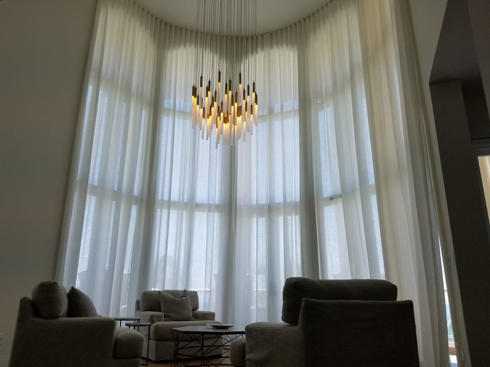 Grand living room sheers